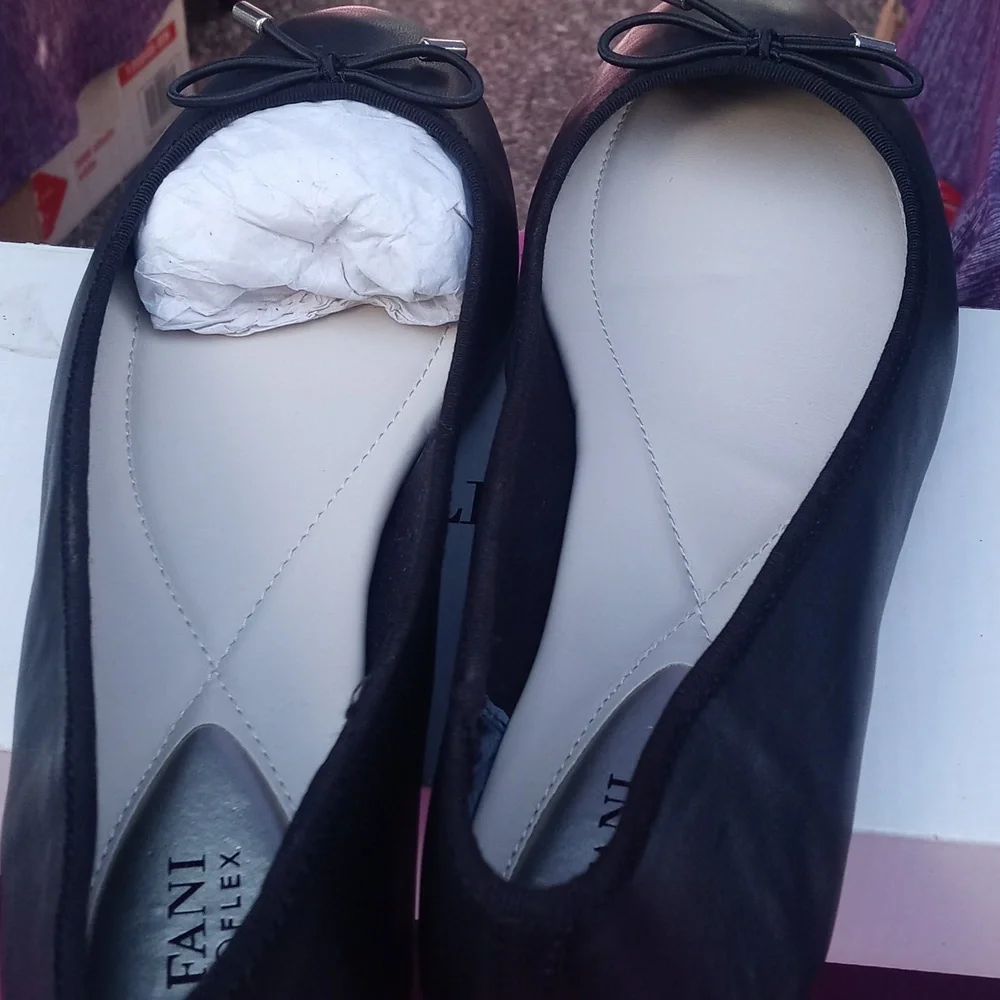 Shoes - Picture 3 of 3